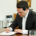 Ratinho Junior assina decreto que define regras de transição para governo Sergio Moro